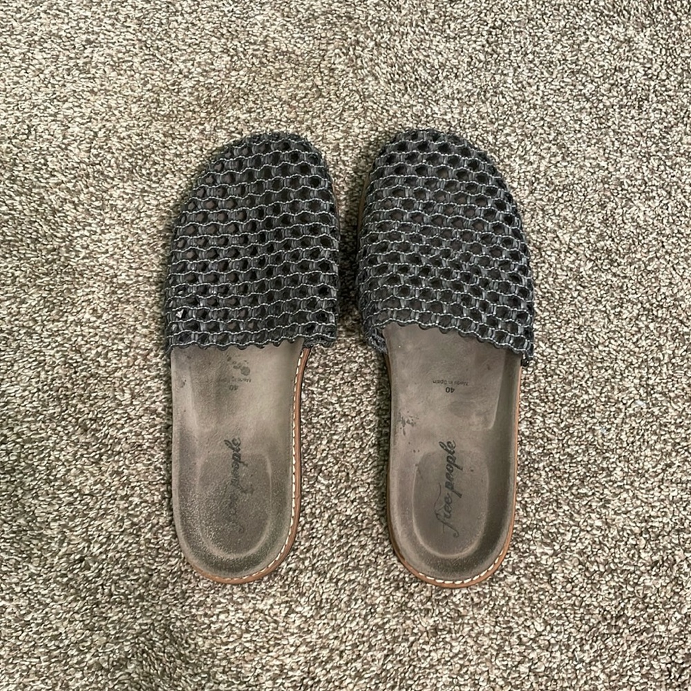 Women’s size 40 free people sandals